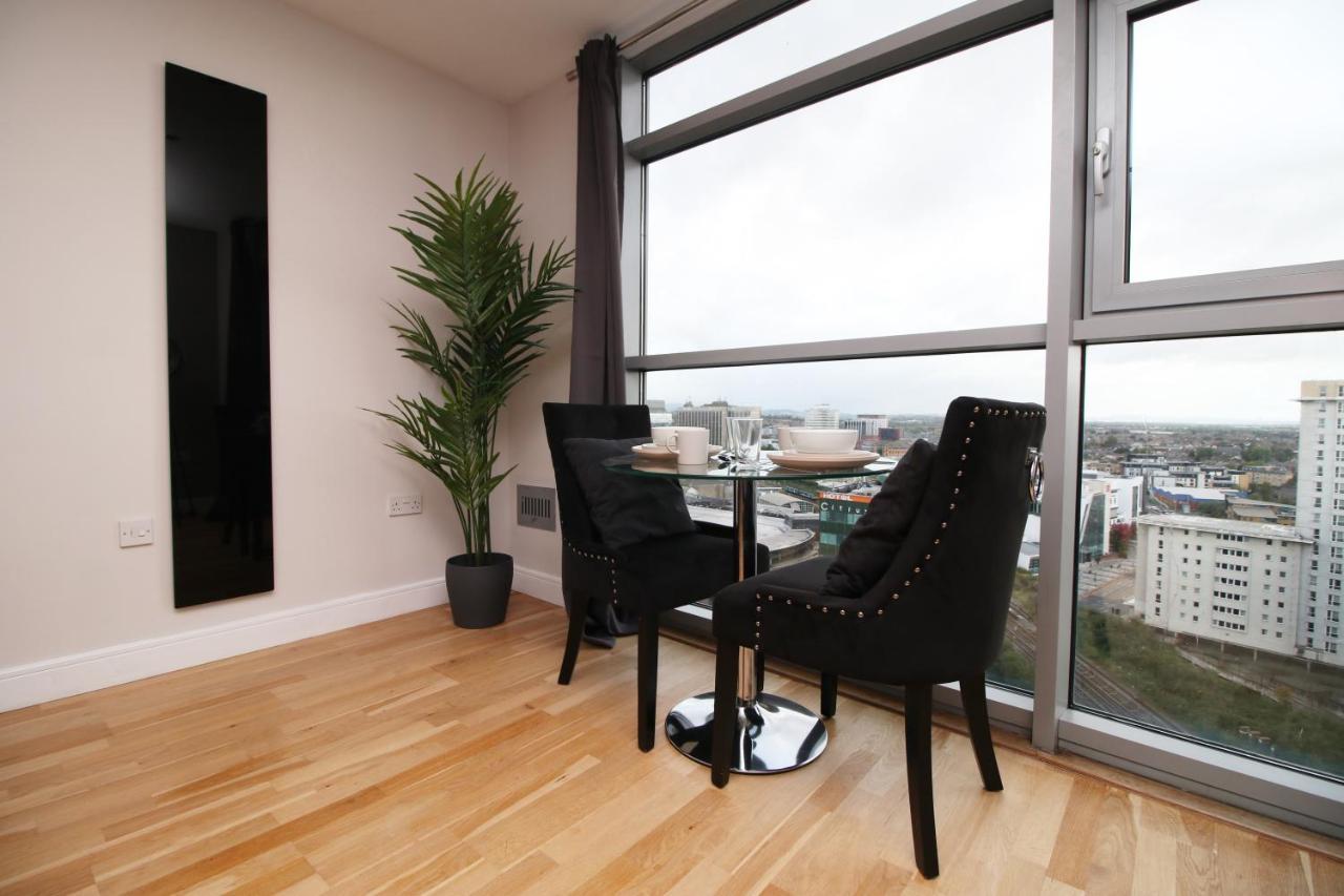 The View - Long Stay Offer - Modern Central Apartment And Parking By Cto Serviced Apartments Cardiff Exteriér fotografie