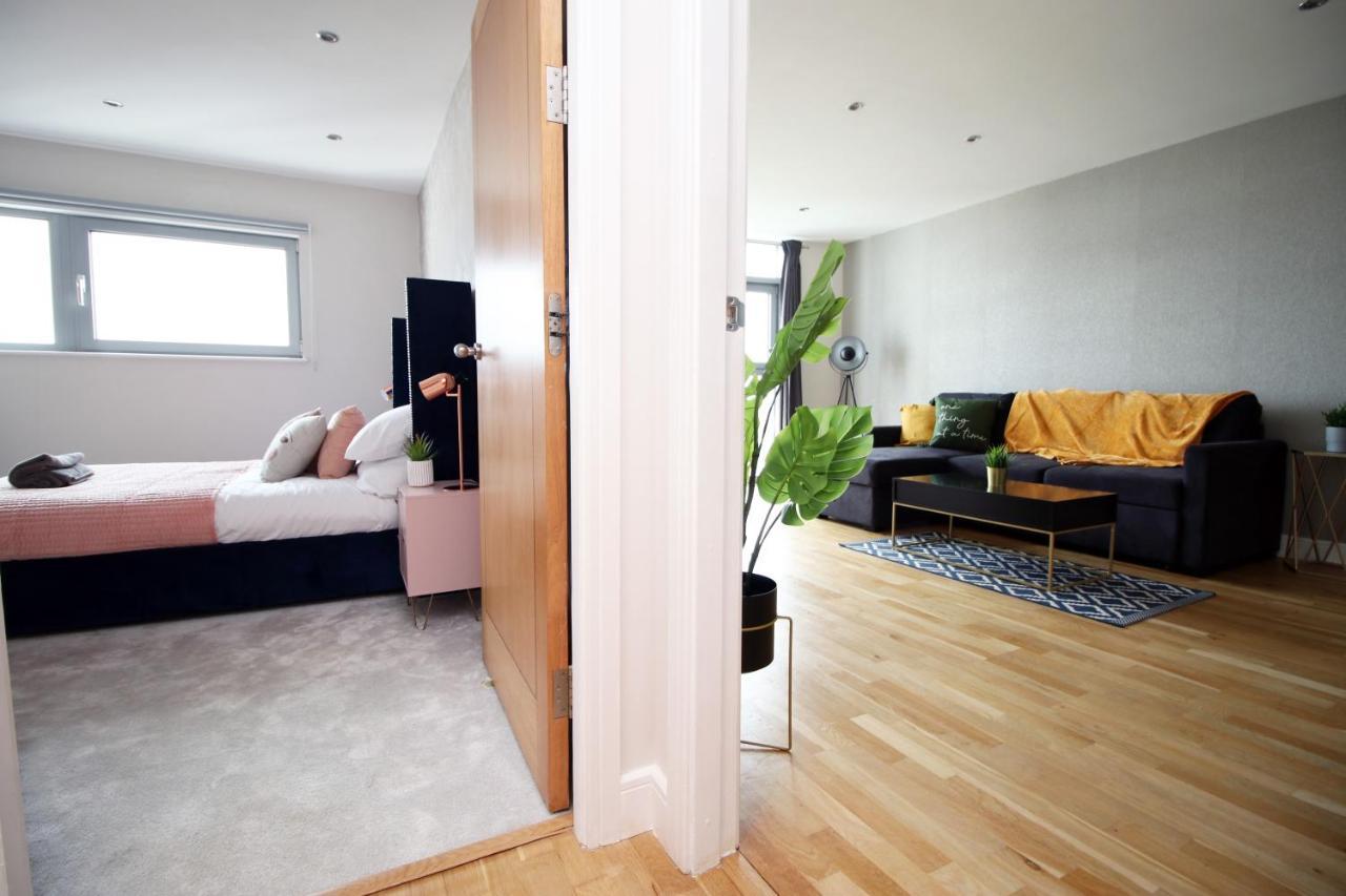 The View - Long Stay Offer - Modern Central Apartment And Parking By Cto Serviced Apartments Cardiff Exteriér fotografie