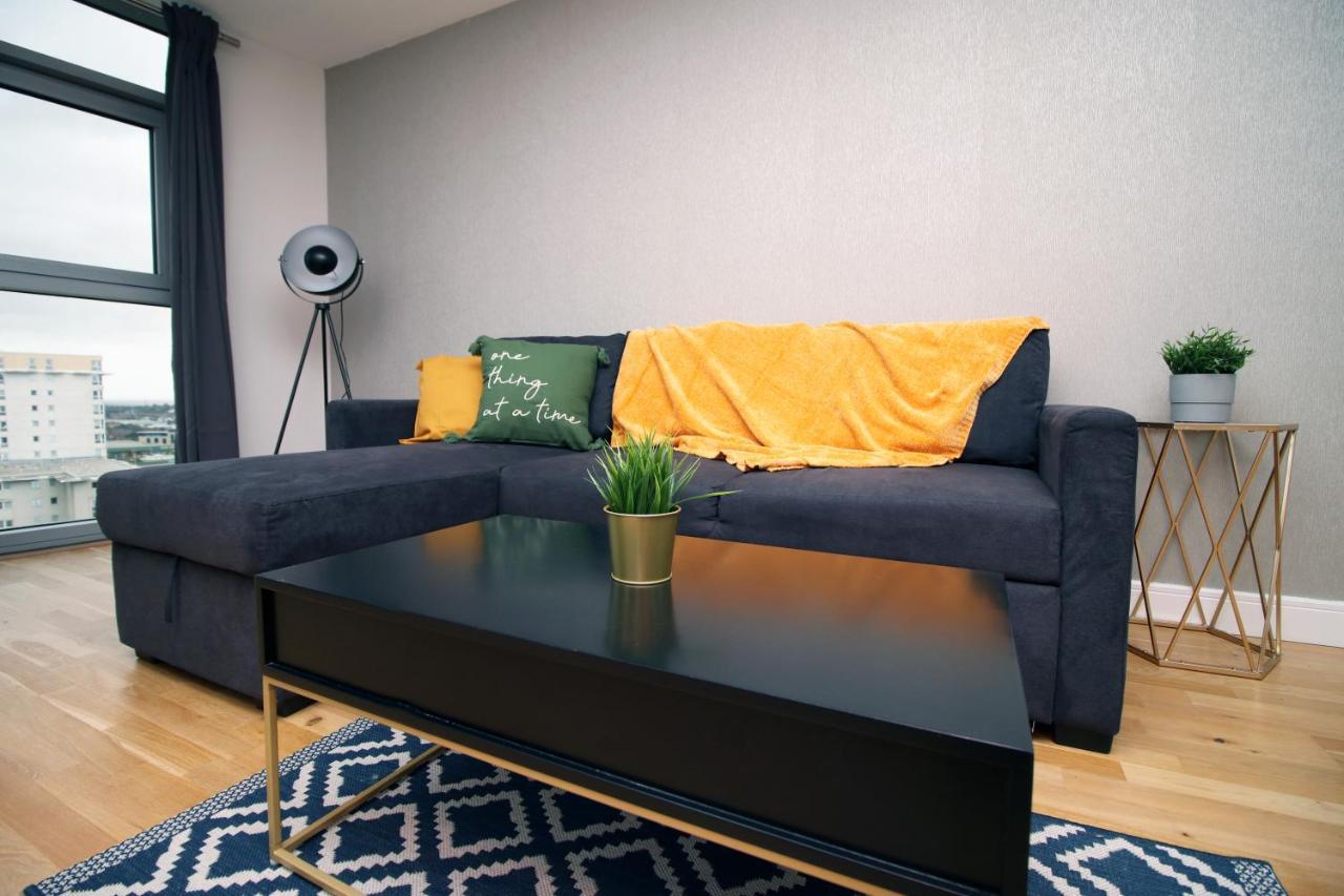 The View - Long Stay Offer - Modern Central Apartment And Parking By Cto Serviced Apartments Cardiff Exteriér fotografie
